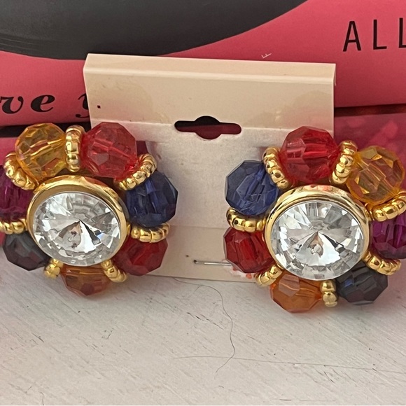 207. Vintage Multicolor Bead Clip On Earring - Picture 10 of 11